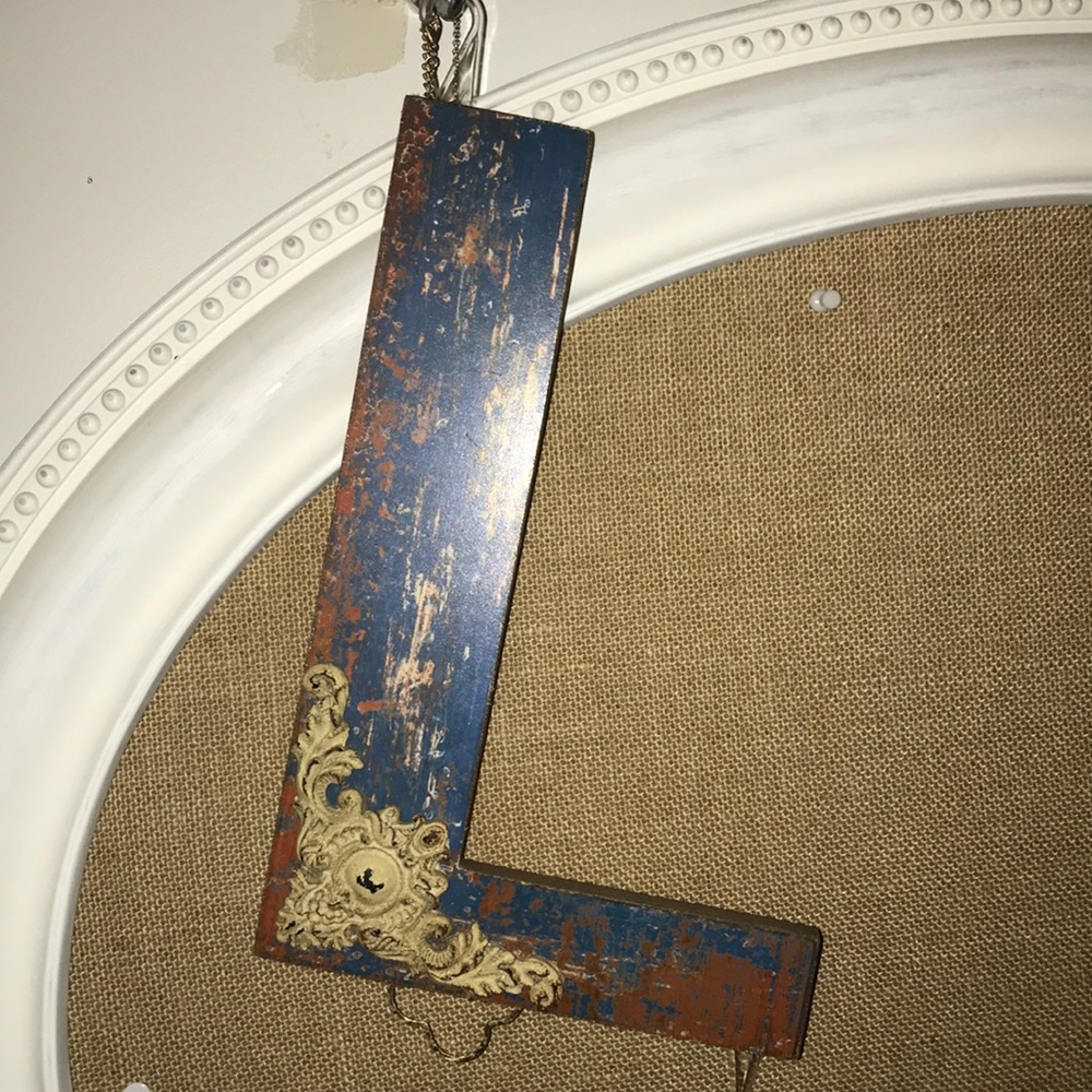 L letter decor